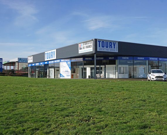 Magasin de portails, clôtures et claustras Charuel dans l'Eure-et-Loir : Toury Fermetures, installateur-conseil, à votre écoute
