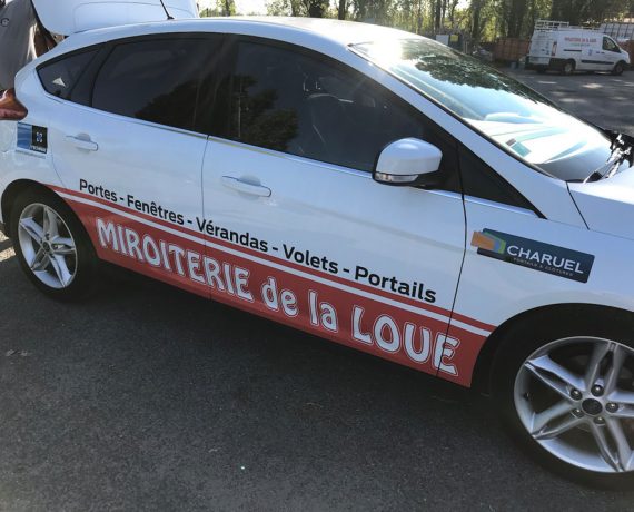 Véhicule d'intervention CHARUEL miroiterie de la loue