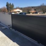 Portail coulissant en aluminum à Voulgezac